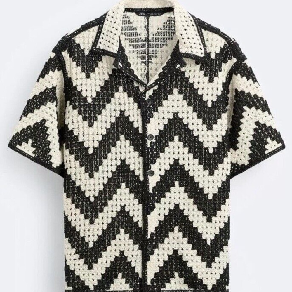 Black & Cream Chevron Knit Short-Sleeve Sweater